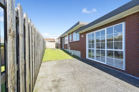 Photo of property in 2 Diana Place, Ranui, Auckland, 0612
