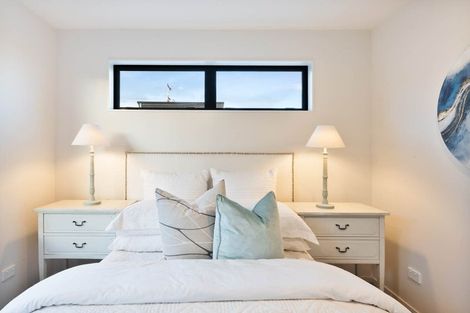 Photo of property in 2/11 Jaemont Avenue, Te Atatu South, Auckland, 0610