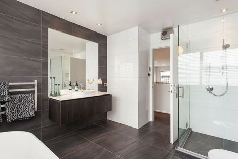 Photo of property in 2 Roa Road, Fendalton, Christchurch, 8041