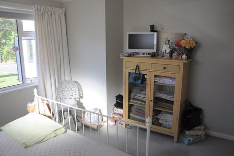 Photo of property in 122 Donald Street, Karori, Wellington, 6012