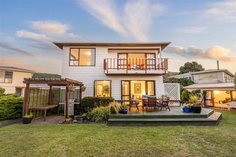 Photo of property in 1 Porter Place, Paekakariki, 5034