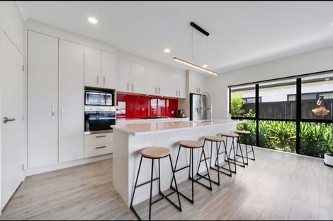 Photo of property in 6 Kakabeak Way, Takanini, 2110