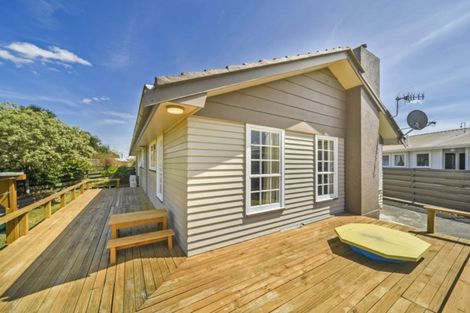 Photo of property in 25 Acacia Street, Kelvin Grove, Palmerston North, 4414