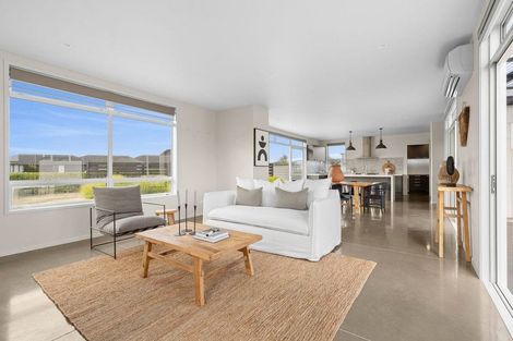 Photo of property in 14 Baxter Michael Crescent, Cambridge, 3434