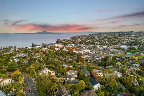 Photo of property in 2/24 Carlisle Road, Browns Bay, Auckland, 0630