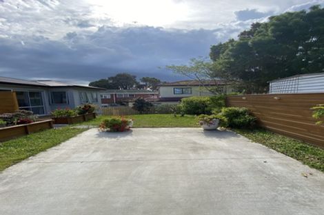 Photo of property in 17a Knightsbridge Drive, Forrest Hill, Auckland, 0620