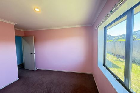 Photo of property in 53 Makora Road, Massey, Auckland, 0614