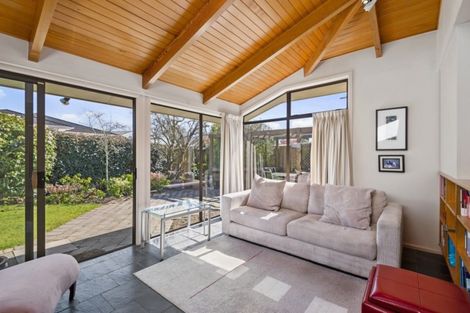 Photo of property in 10 Parkview Place, Avonhead, Christchurch, 8042