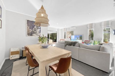 Photo of property in 28 Merriefield Avenue, Forrest Hill, Auckland, 0620