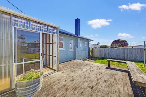 Photo of property in 403 Carrington Street, Upper Vogeltown, New Plymouth, 4310