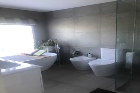 Photo of property in 2 Te Ara Karoiroa Road, Hurford, New Plymouth, 4374