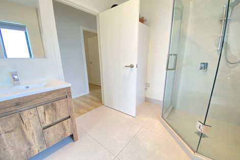 Photo of property in 5 Tawa Road, Te Atatu Peninsula, Auckland, 0610