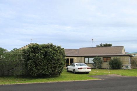 Photo of property in 12 Blue Bell Parade, Omaha, 0986