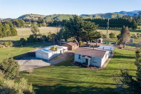 Photo of property in 1629 State Highway 2, Kiriwhakapapa, Masterton, 5881