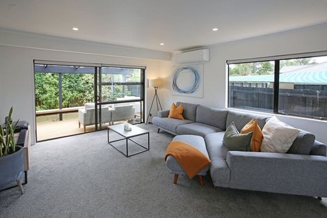 Photo of property in 1/28 Manuka Road, Glenfield, Auckland, 0629