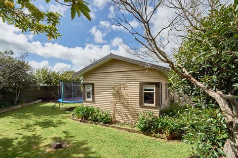 Photo of property in 24 Clausen Street, Takaro, Palmerston North, 4412