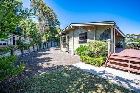 Photo of property in 8 Bayview Crescent, Duvauchelle, 7581