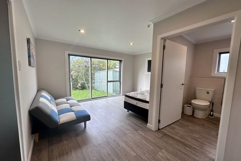 Photo of property in 24 Kiteroa Terrace, Rothesay Bay, Auckland, 0630