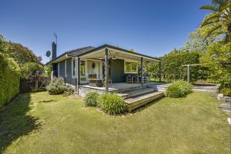 Photo of property in 16 Tauroa Road, Havelock North, 4130