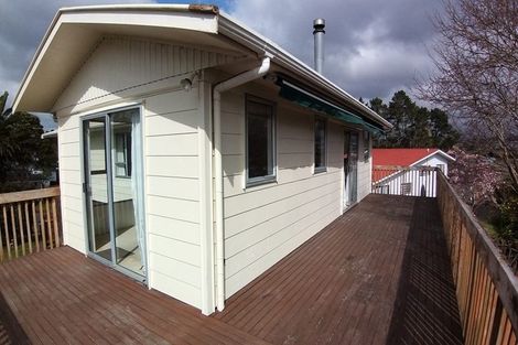 Photo of property in 19 St Catherine Crescent, West Harbour, Auckland, 0618