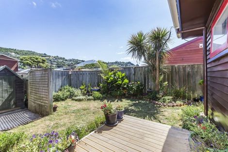 Photo of property in 1/48 Lyall Parade, Lyall Bay, Wellington, 6022