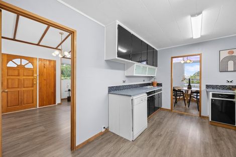Photo of property in 437 Don Buck Road, Massey, Auckland, 0614