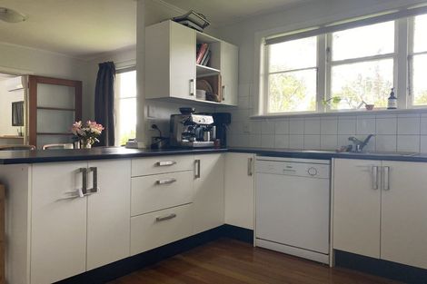 Photo of property in 68 The Drive, Tawa, Wellington, 5028