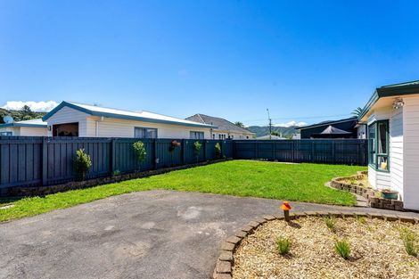 Photo of property in 2/3 Dover Road, Wainuiomata, Lower Hutt, 5014