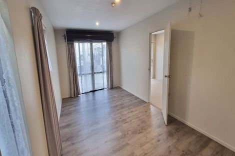 Photo of property in 22 Tamariki Avenue, Kelston, Auckland, 0602