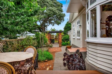 Photo of property in 533 Devon Street West, Blagdon, New Plymouth, 4310