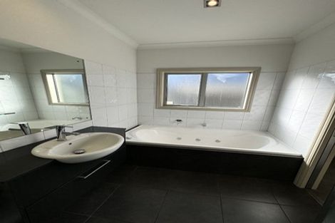 Photo of property in 36 Aikmans Road, Merivale, Christchurch, 8014