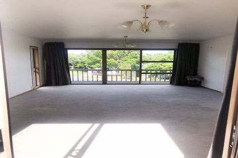 Photo of property in 4 Montclair Rise, Browns Bay, Auckland, 0630