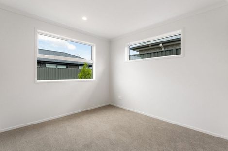 Photo of property in 11 Hammick Crescent, Pyes Pa, 3112