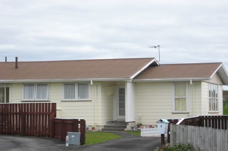 Photo of property in 8 Kelvin Place, Westown, New Plymouth, 4310
