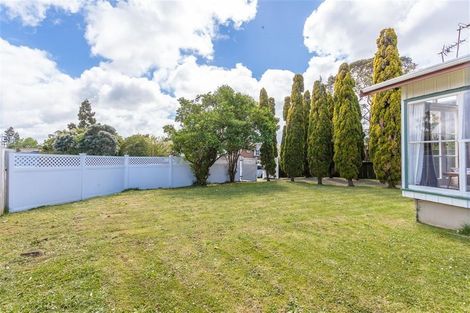 Photo of property in 21 Normandy Place, Henderson, Auckland, 0610