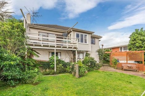 Photo of property in 17 Handyside Street, Tawa, Wellington, 5028