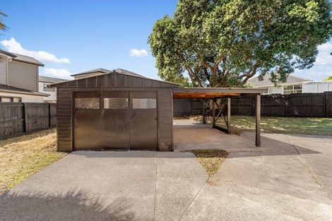 Photo of property in 24 Mackenzie Street, Te Atatu South, Auckland, 0610