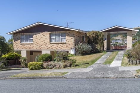 Photo of property in 7 Rembrandt Avenue, Tawa, Wellington, 5028