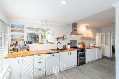 Photo of property in 15 Black Beech Street, Birchville, Upper Hutt, 5018