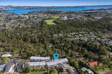 Photo of property in 4/13 Kaihu Street, Northcote, Auckland, 0627