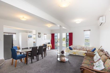 Photo of property in 67 Hartley Street, Foxton Beach, Foxton, 4815