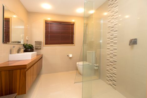 Photo of property in 15 Hillcrest Road, Hatfields Beach, Orewa, 0931