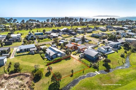 Photo of property in 124 The Fairway, Matarangi, Whitianga, 3592