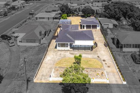 Photo of property in 27 Hood Street, Castlecliff, Whanganui, 4501