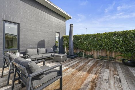 Photo of property in 5 Kuku Avenue, Red Beach, 0932