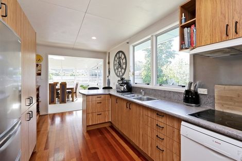 Photo of property in 2 Selwyn Road, Havelock North, 4130