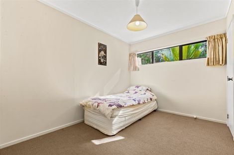 Photo of property in 560 Scenic Drive, Waiatarua, Auckland, 0612