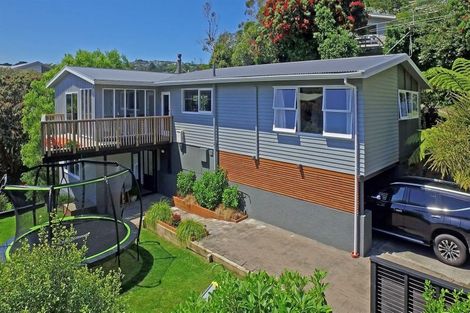 Photo of property in 1 Goddard Grove, Churton Park, Wellington, 6037
