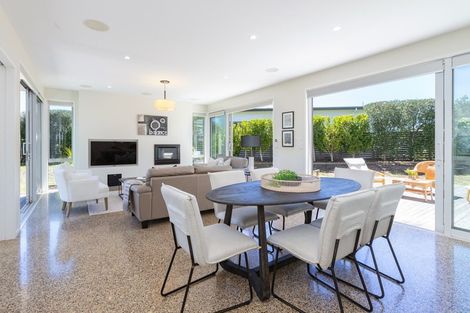 Photo of property in 2 Taumata Road, Omaha, Warkworth, 0986