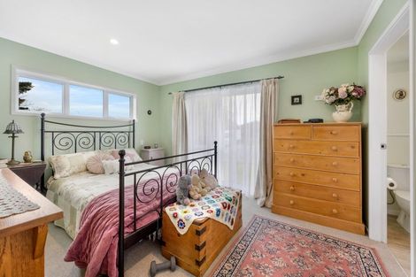 Photo of property in 1 Ataahua Place, Featherston, 5710